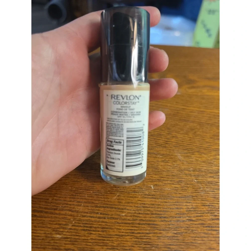 Revlon ColorStay Matte Finish Makeup Combination/Oily Skin #300 Golden Beige